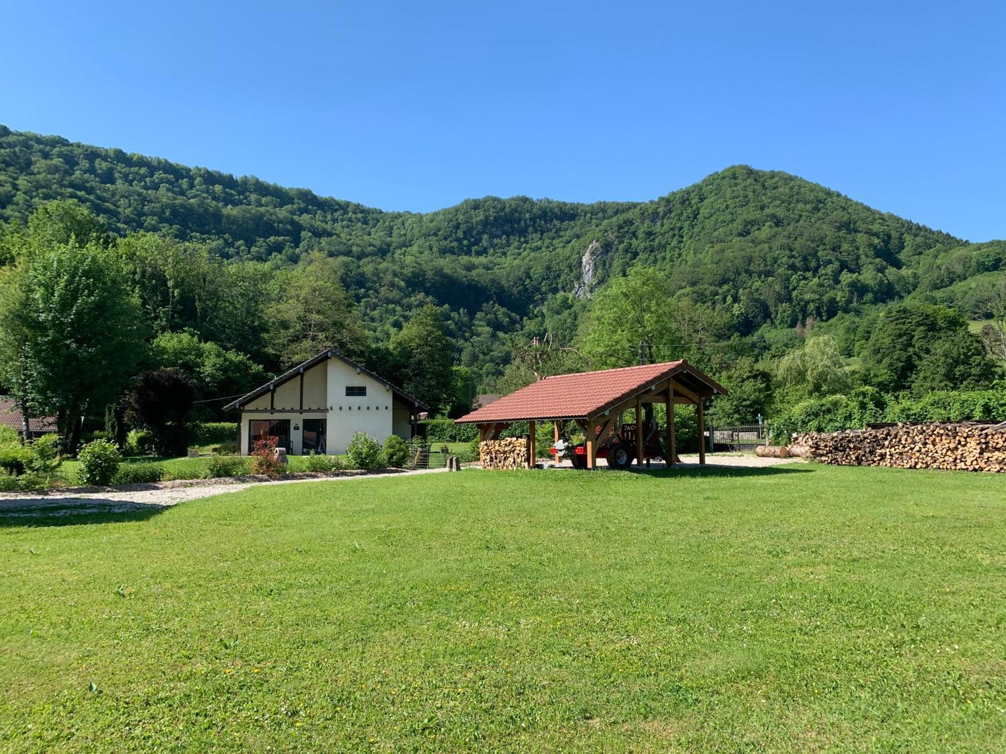 Chalet Gite L'Arcange 3 Chambres Au Calme Franche Comte Bord De Riviere Peche Sur Place Nans-sous-Sainte-Anne Exterior foto